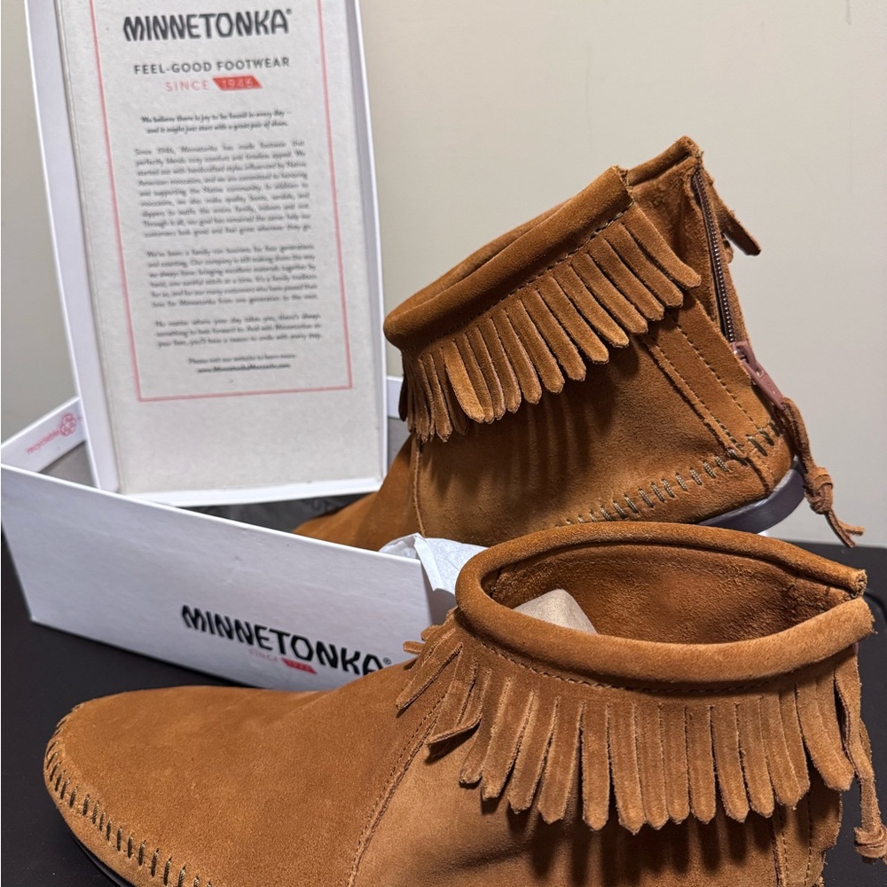 Minnetonka Tan Suede Fringe Moccasins